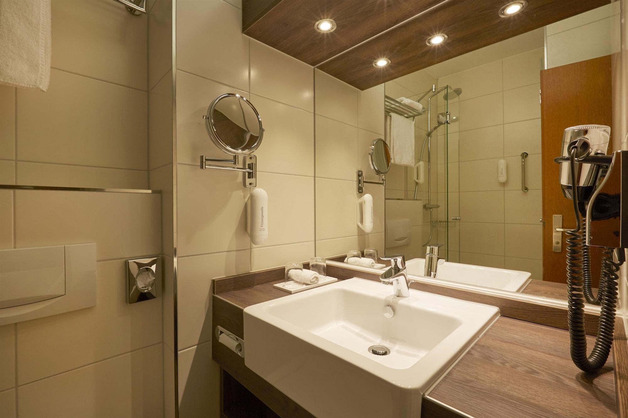 H+ Hotel Nuernberg Bagian luar foto