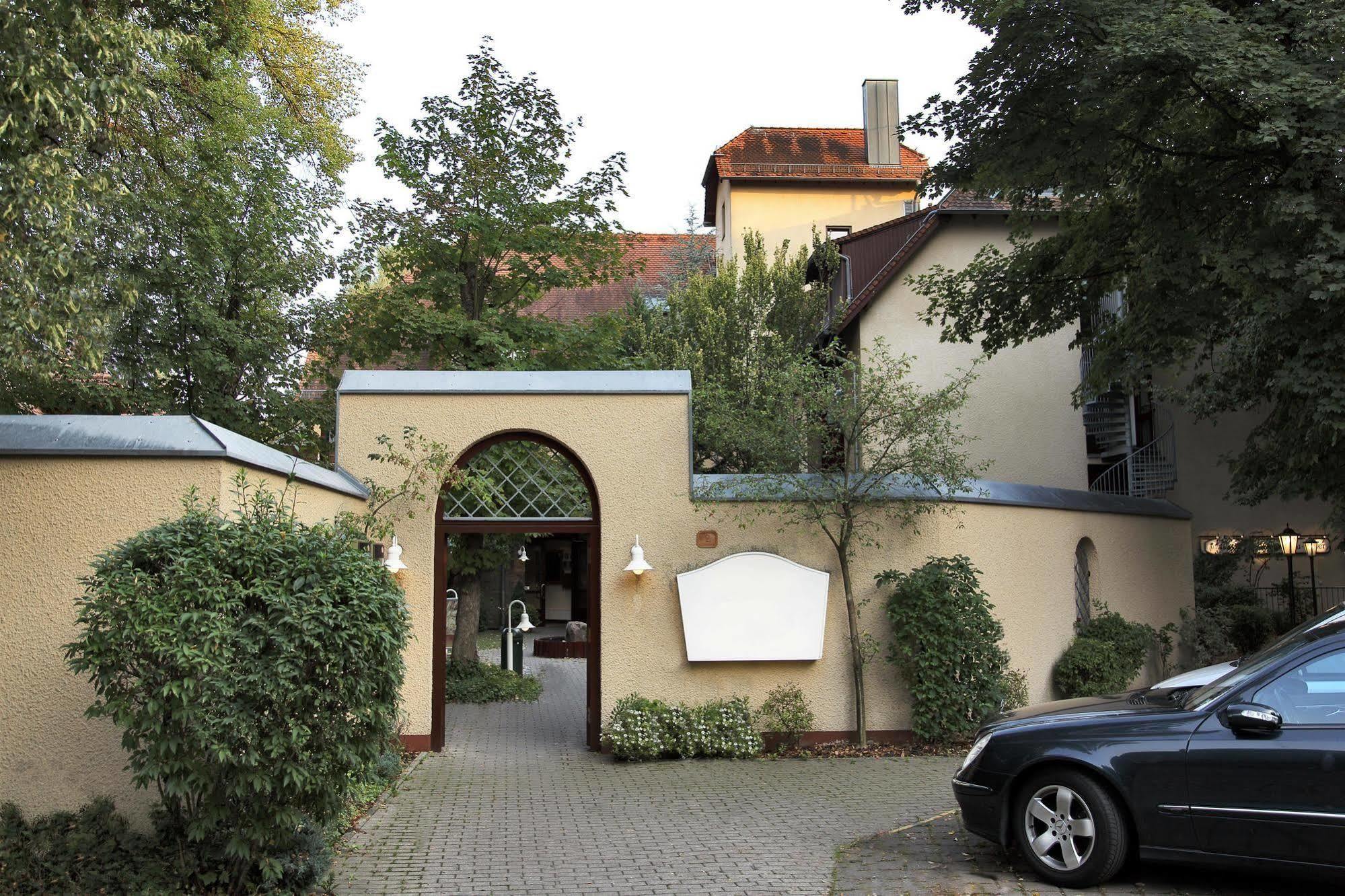 H+ Hotel Nuernberg Bagian luar foto