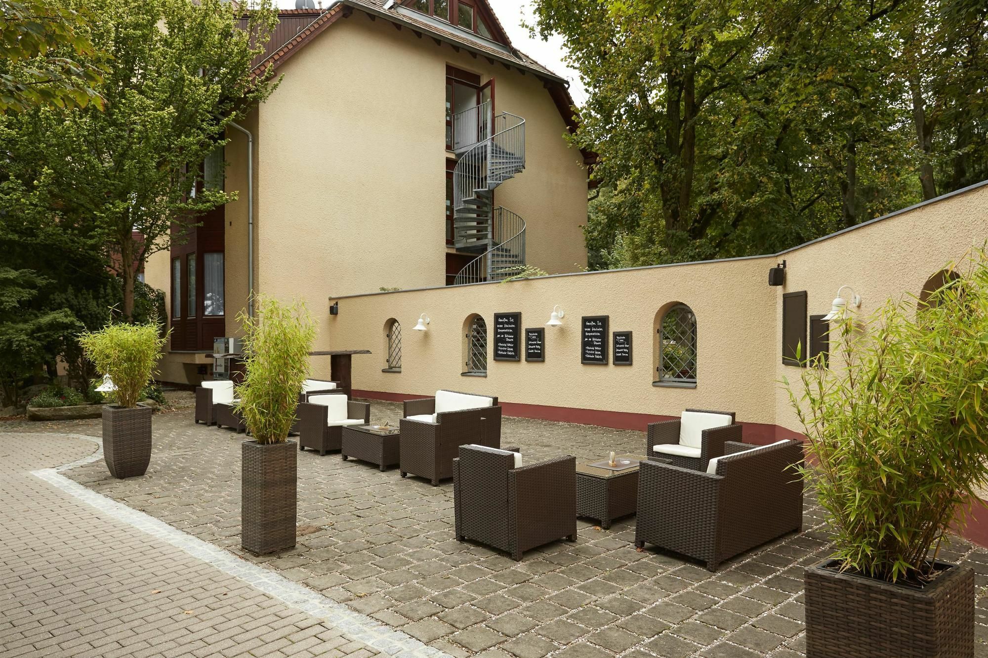 H+ Hotel Nuernberg Bagian luar foto
